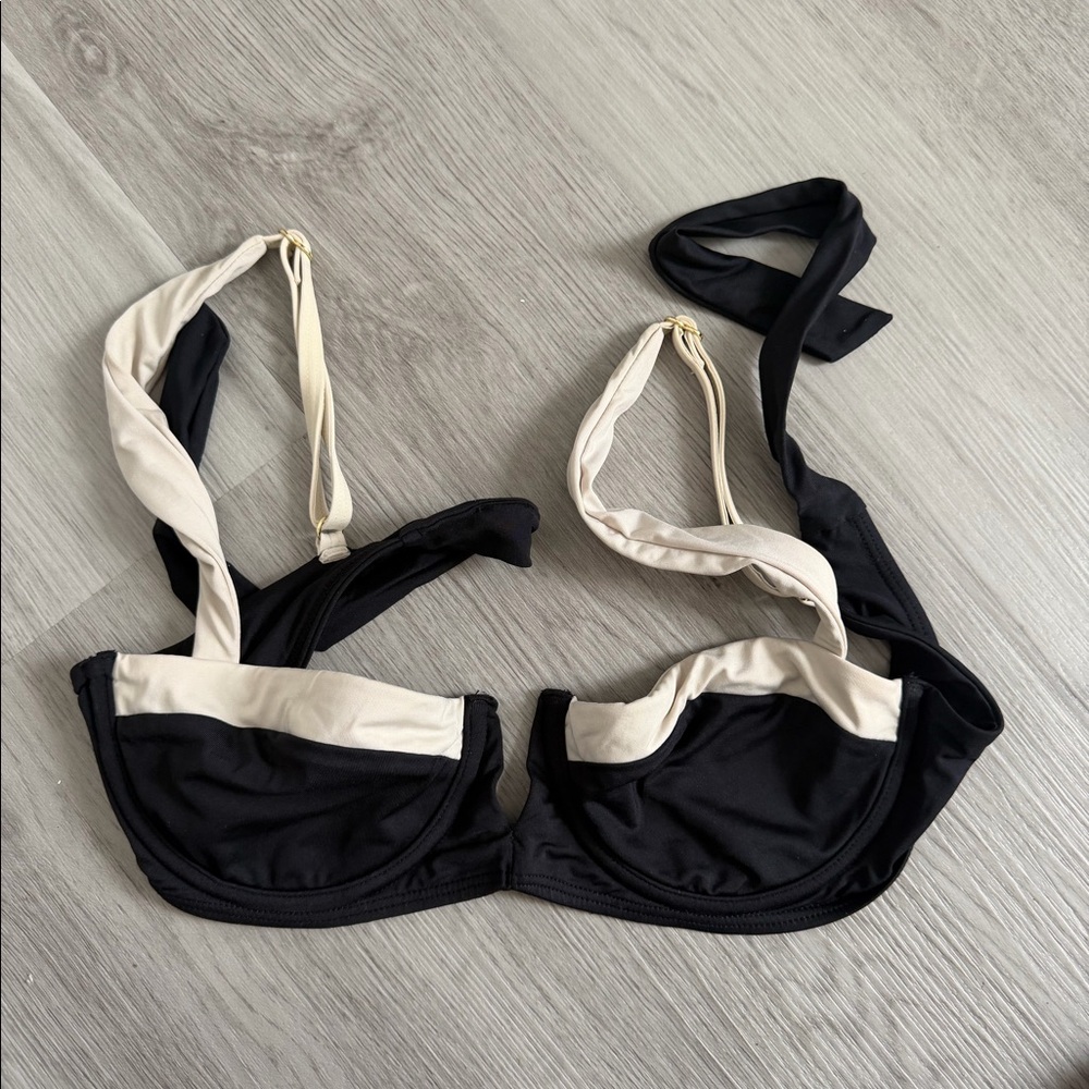 Monday Swimwear Bikini Top